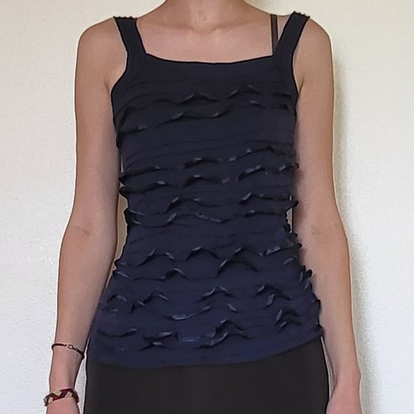 Express Ruffled Tank Top - Picture 3 of 9
